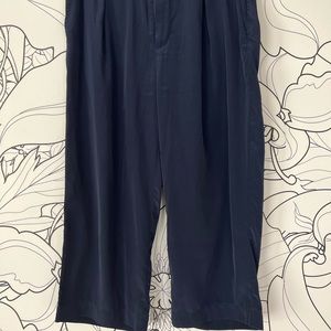 J Crew Navy Cropped Pants. Size 8